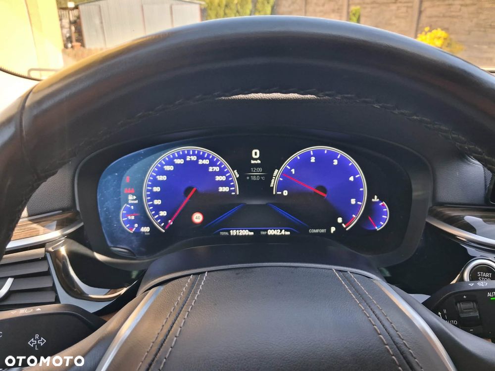 BMW Seria 5 530d xDrive Luxury Line - 10