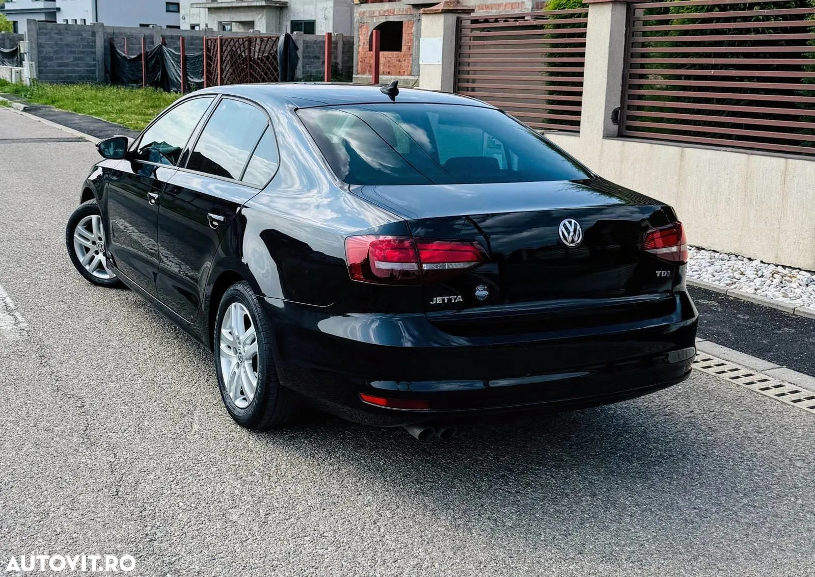 Volkswagen Jetta 2.0 TDI BlueMotion Technologie - 2