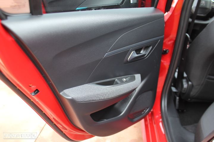 Peugeot e-208 Style - 23