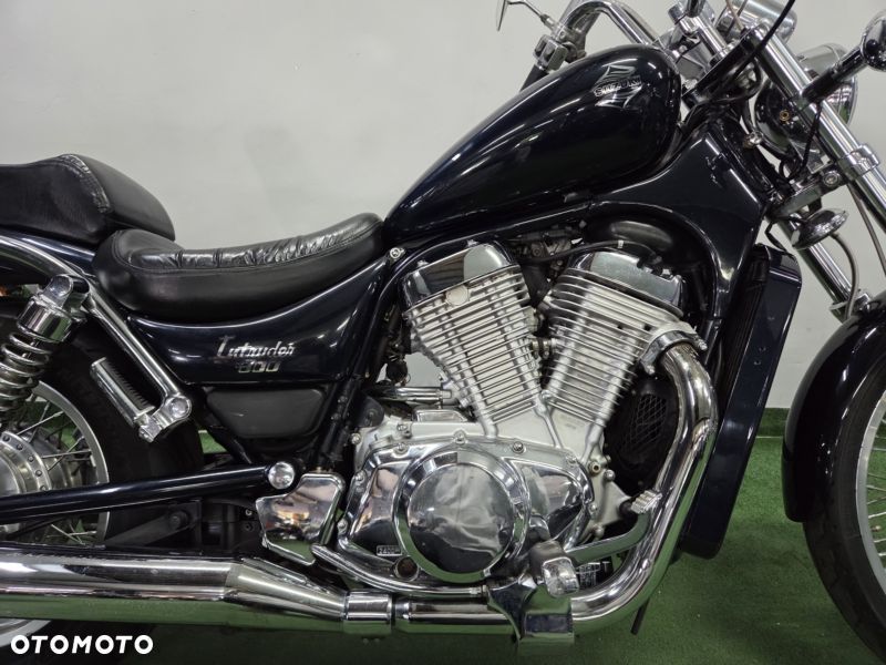 Suzuki Intruder - 9