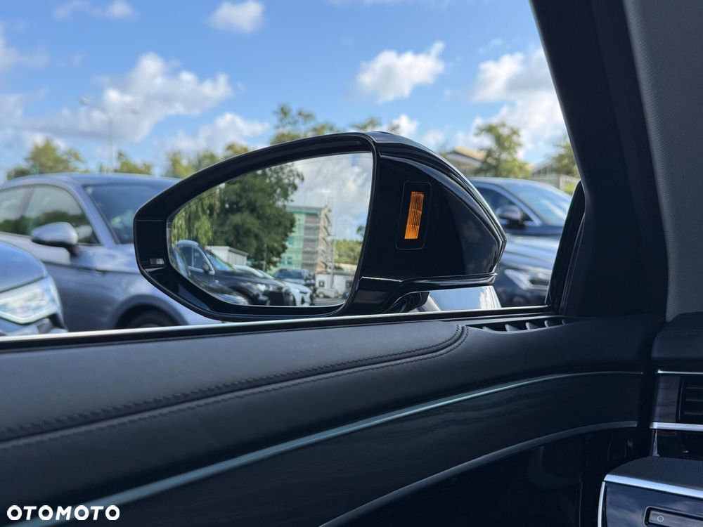 Audi A8 - 35