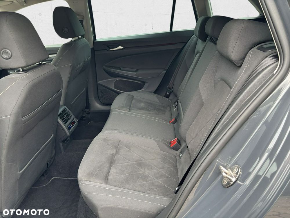 Volkswagen Golf - 22