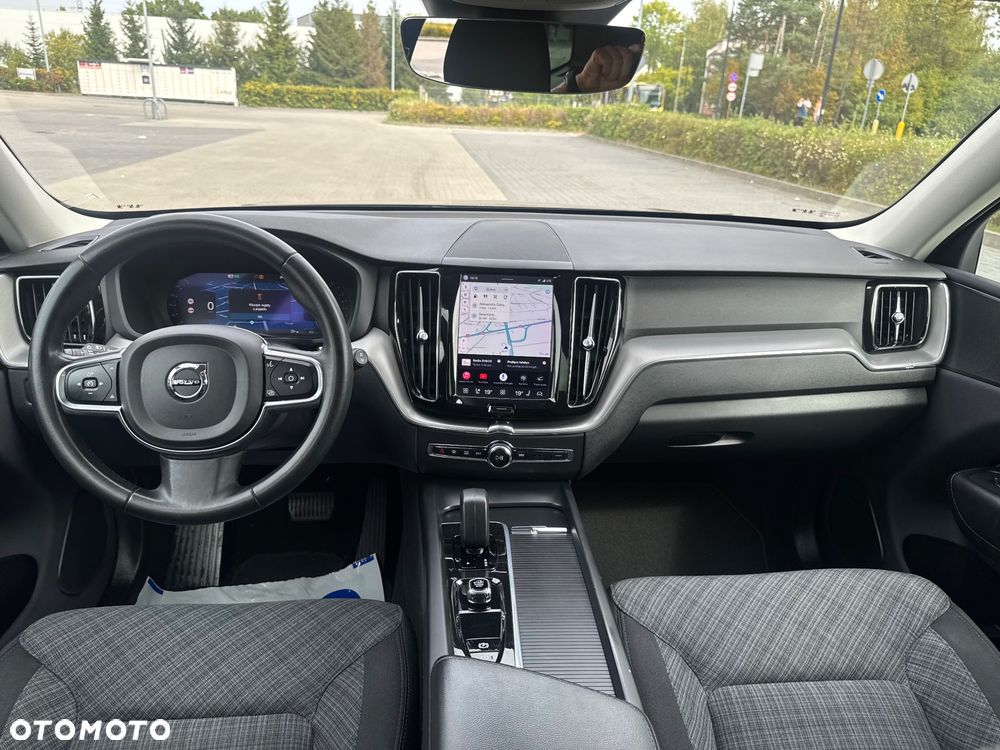 Volvo XC 60 B4 B Essential - 24