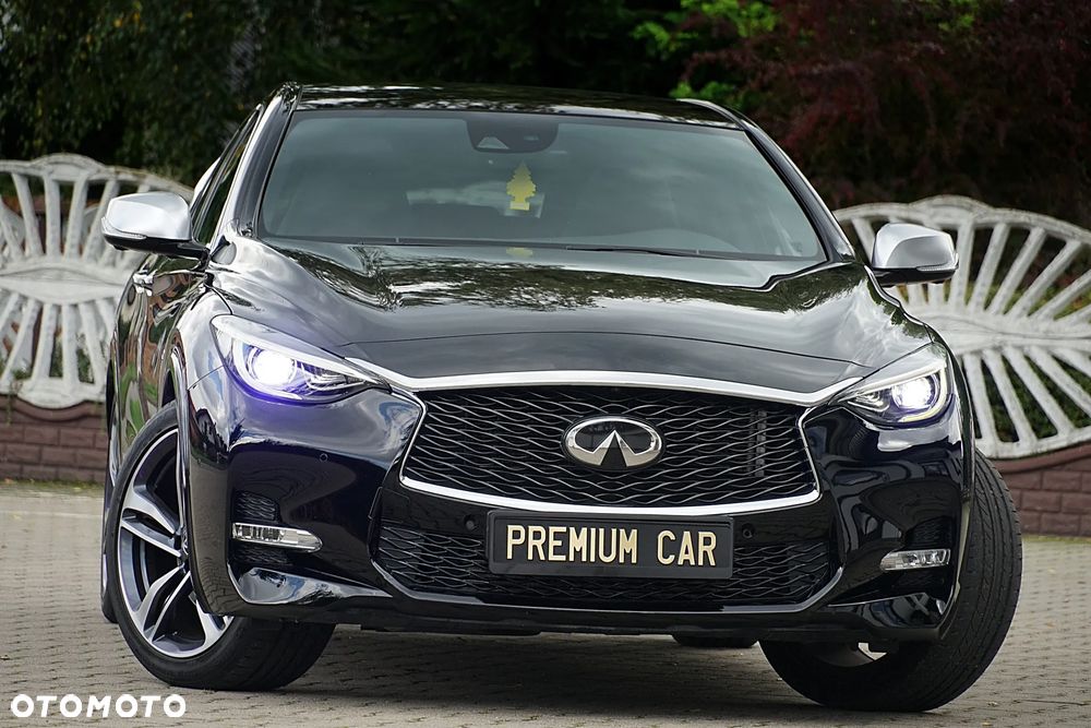 Infiniti Q30 2.0t DCT AWD Sport City Black - 6