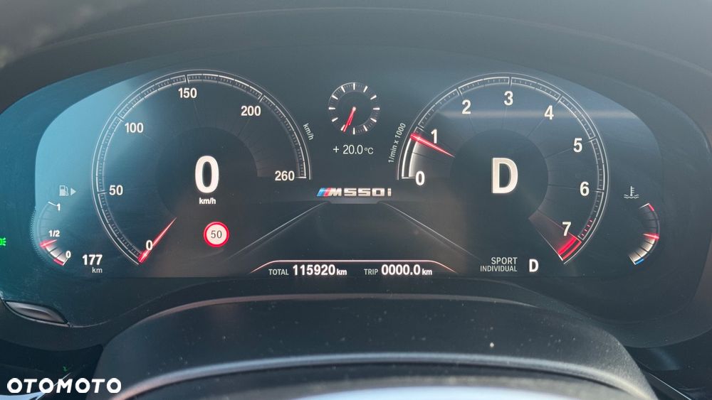 BMW Seria 5 M550i xDrive - 17