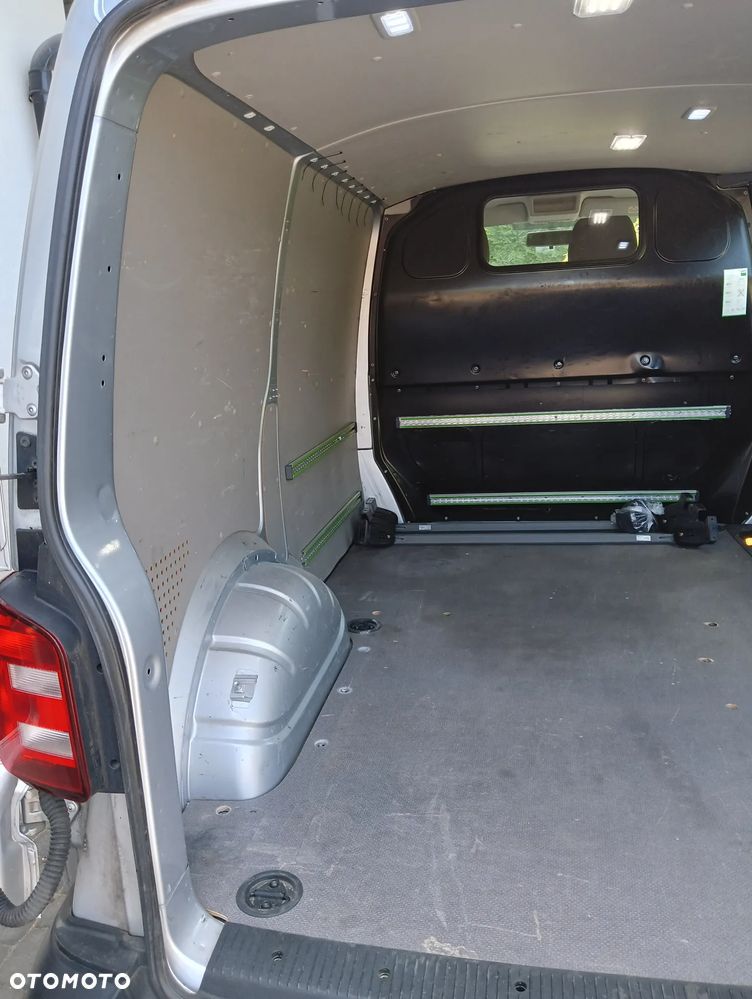 Volkswagen T6 Transporter - 10