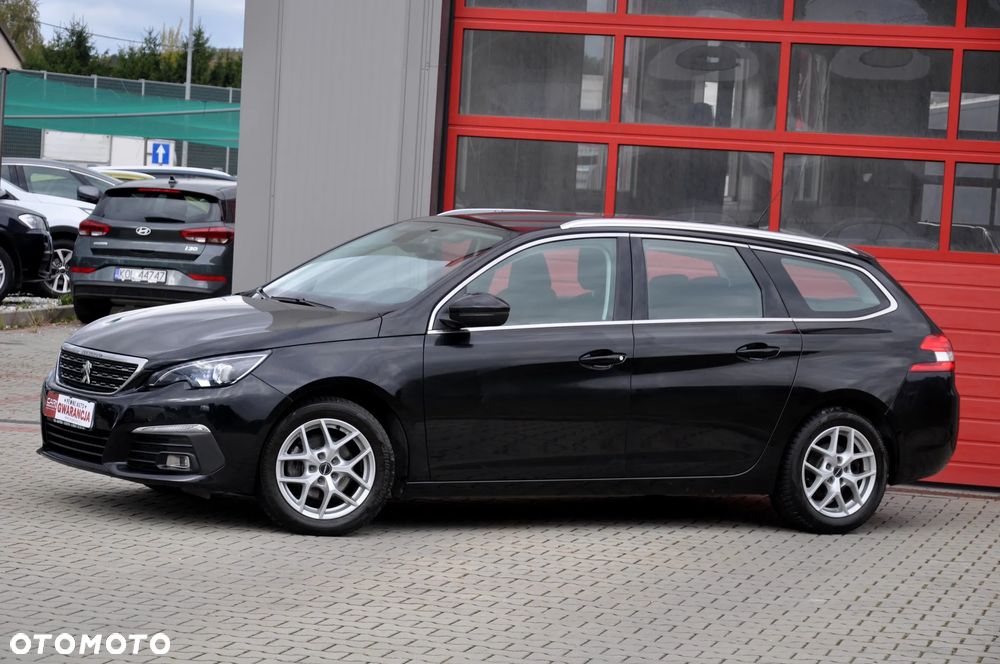 Peugeot 308 2020 photo 2