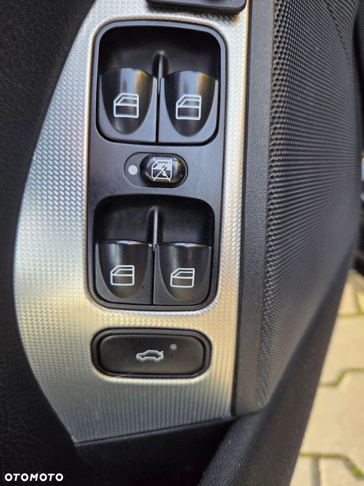 Mercedes-Benz CLK - 22