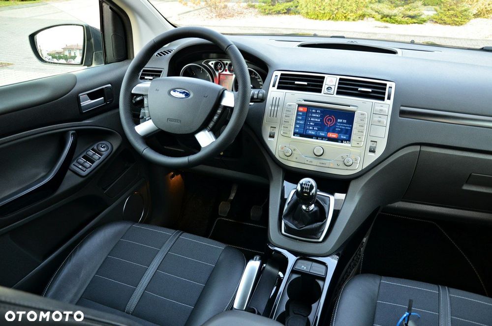 Ford Kuga 2.0 TDCi 2x4 Titanium - 35