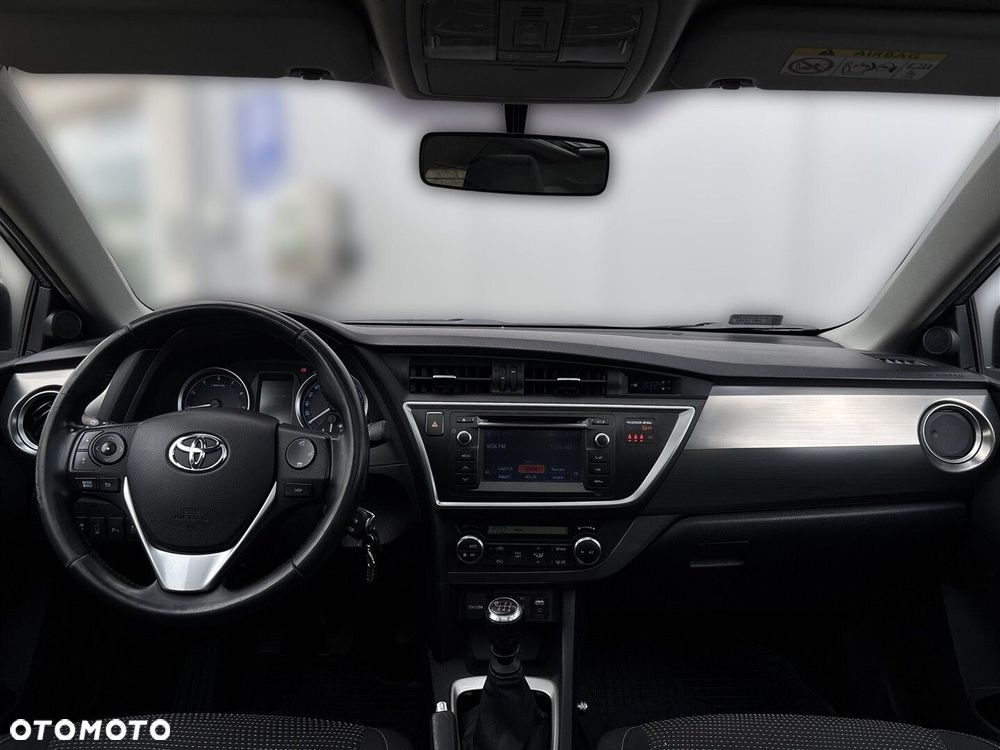 Toyota Auris 1.6 Premium - 12