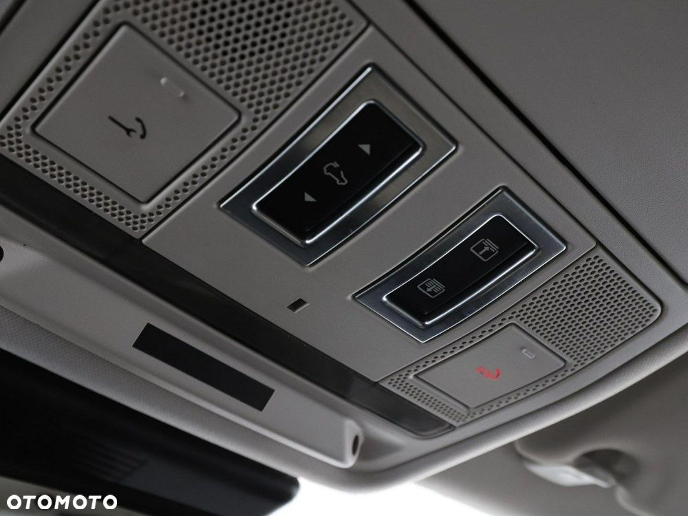 Jaguar F-Pace 2.0 i4D AWD R-Sport - 37