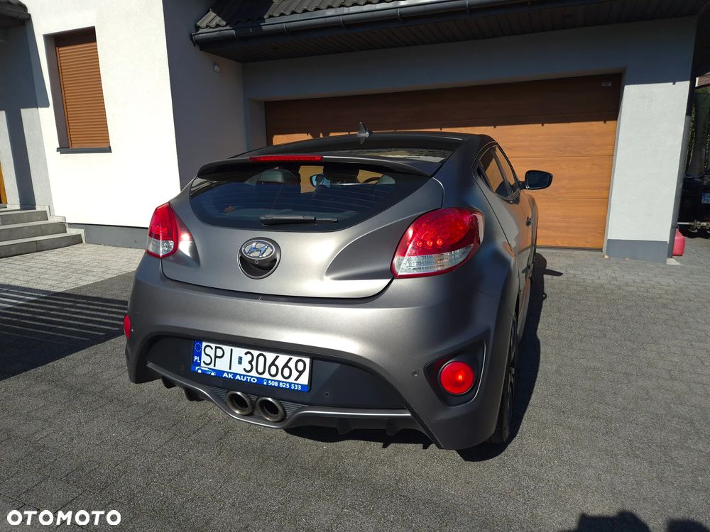 Hyundai Veloster - 13
