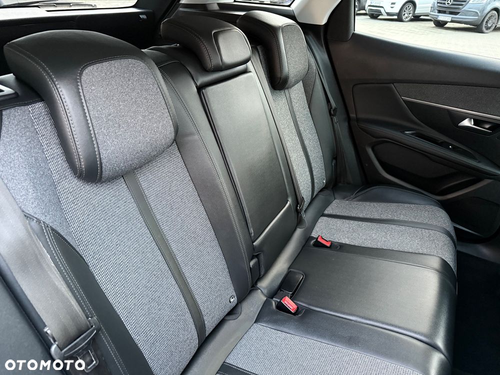 Peugeot 3008 BlueHDi 180 Stop & Start EAT8 Allure - 36