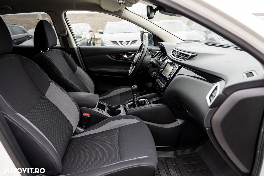 Nissan Qashqai 1.6 DCI Xtronic N-Connecta - 15