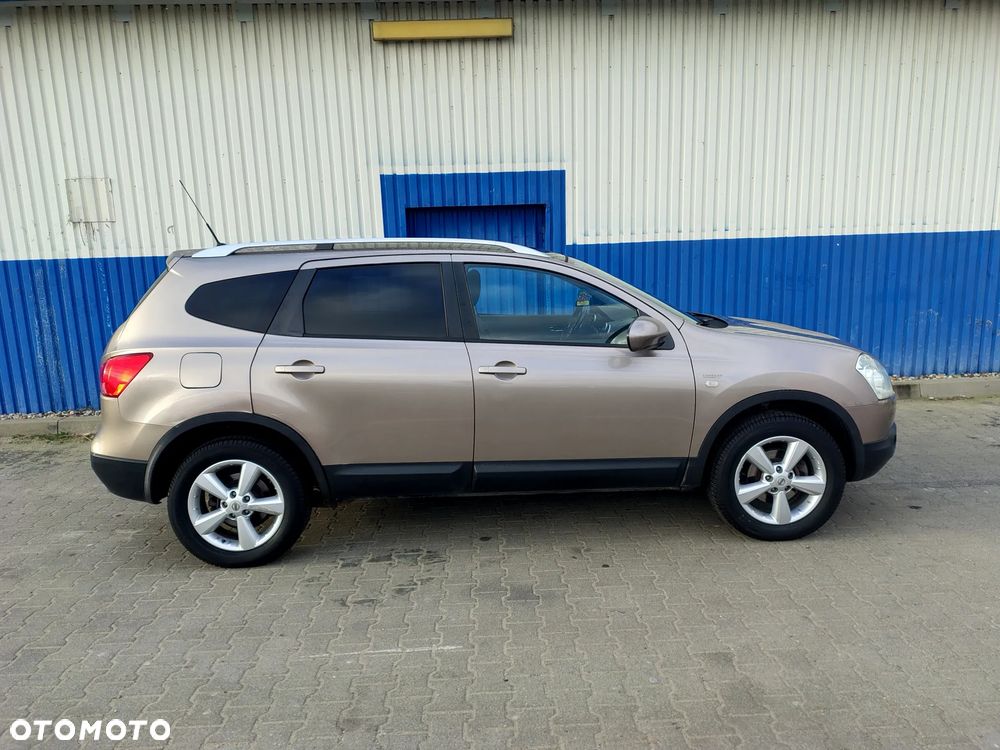 Nissan Qashqai+2 2.0 visia - 9
