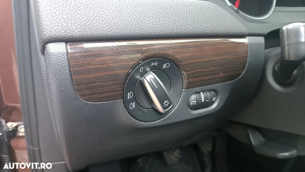 Volkswagen Jetta 2.0 TDI Comfortline - 14
