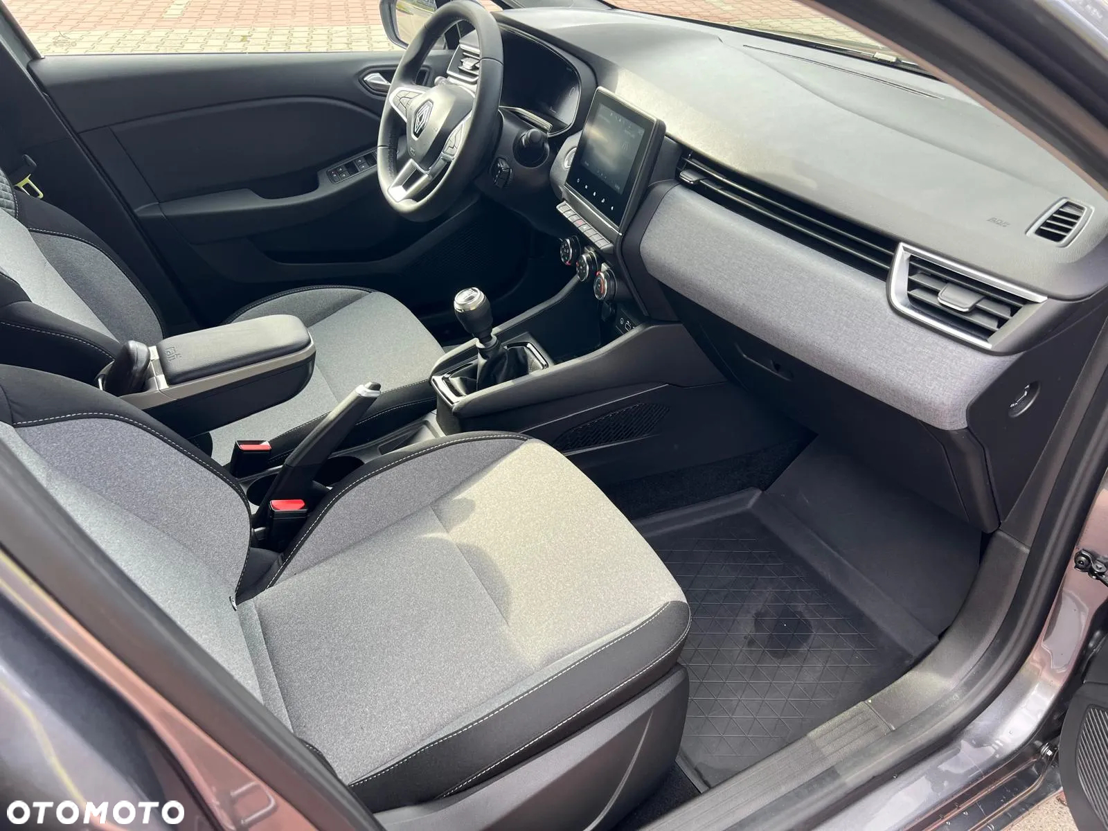 Renault Clio 1.0 TCe Evolution - 12