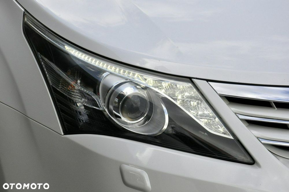 Toyota Avensis 2.0 Premium MS - 25