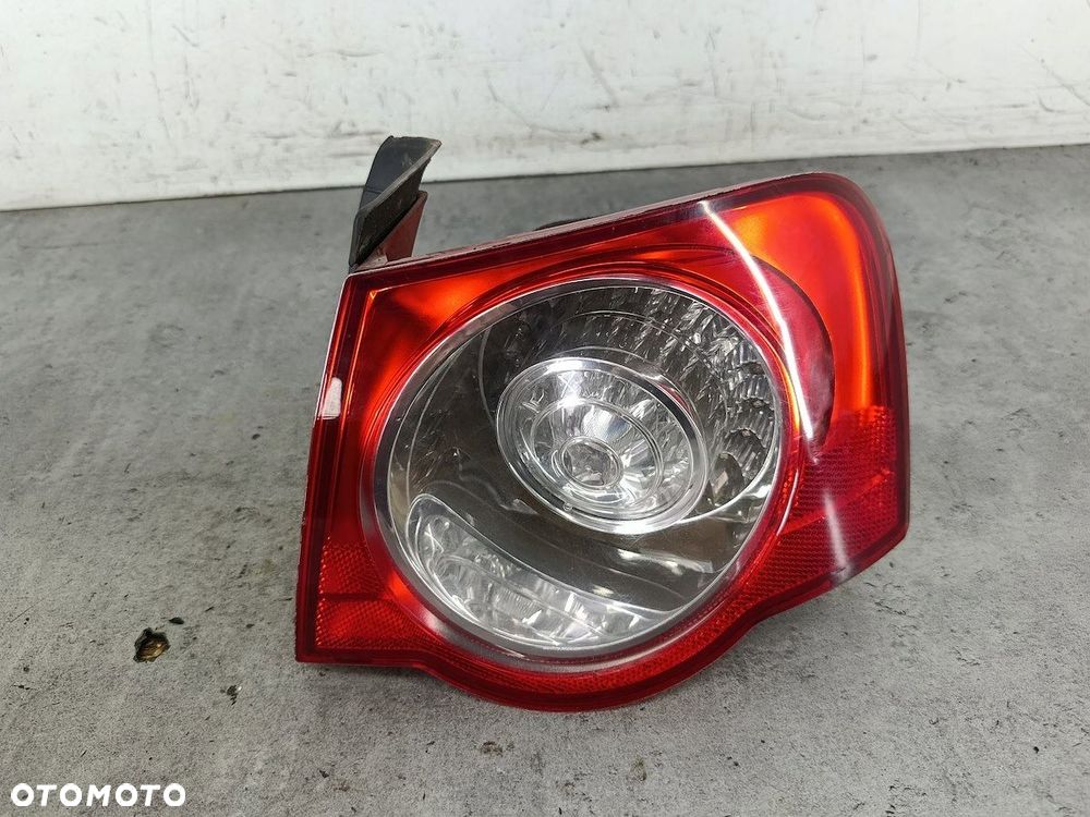 LAMPA TYLNA PRAWA VW PASSAT B6 3C5945096C SEDAN - 1