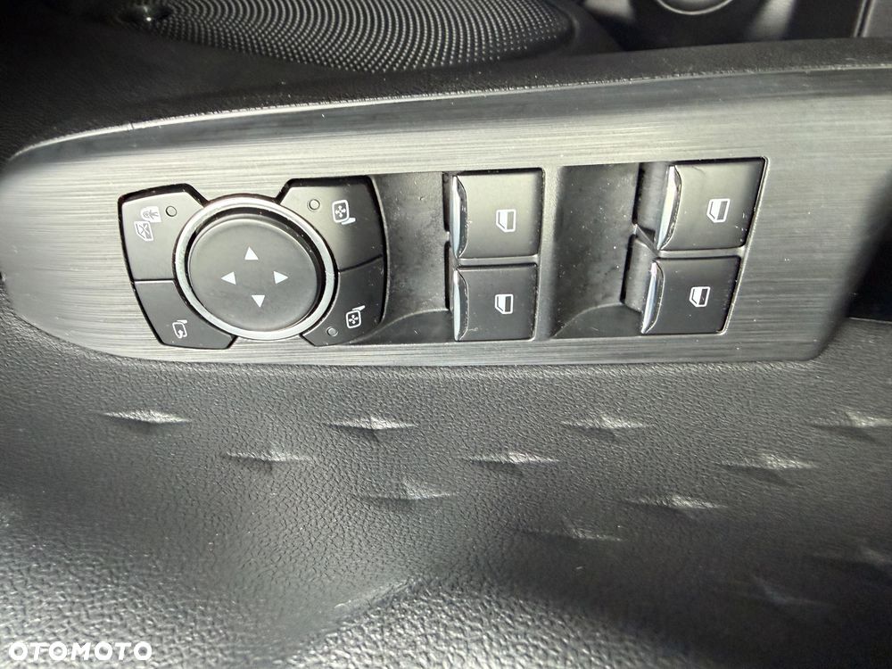 Ford Kuga 2.0 EcoBlue Hybrid ST-LINE X - 24