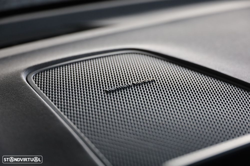 Volvo XC 60 2.0 T6 PHEV Core AWD - 16