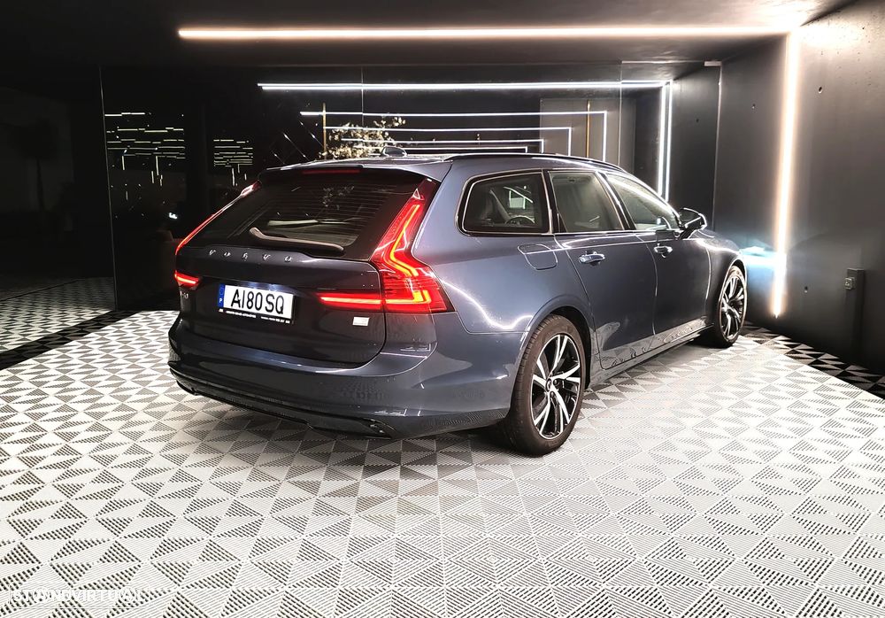 Volvo V90 2.0 T8 PHEV R-Design Expression AWD - 5