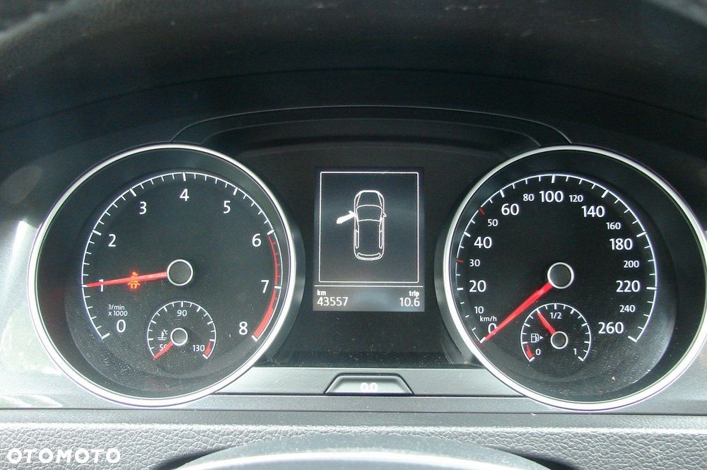 Volkswagen Golf - 22