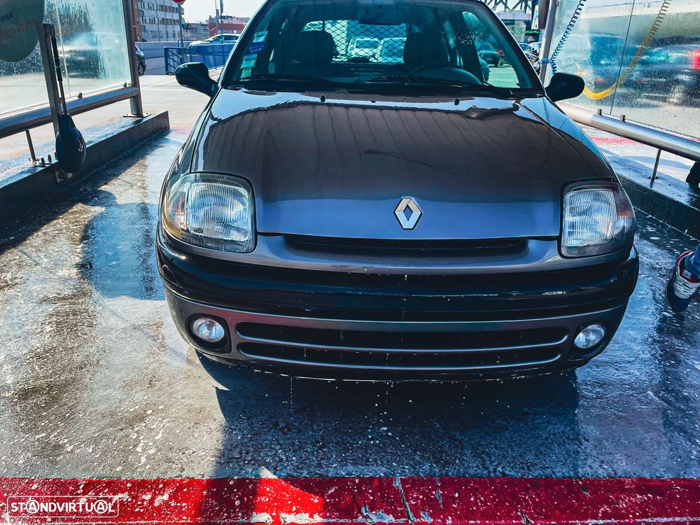 Renault Clio 1.9 D RN - 2