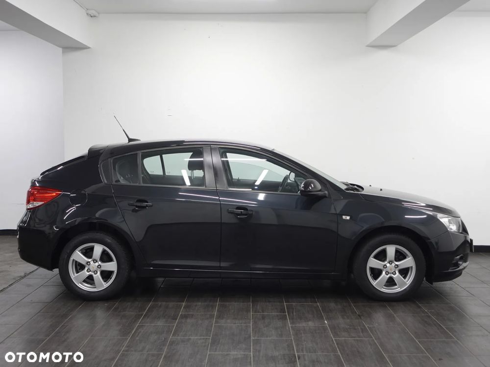 Chevrolet Cruze 1.8 LT - 9