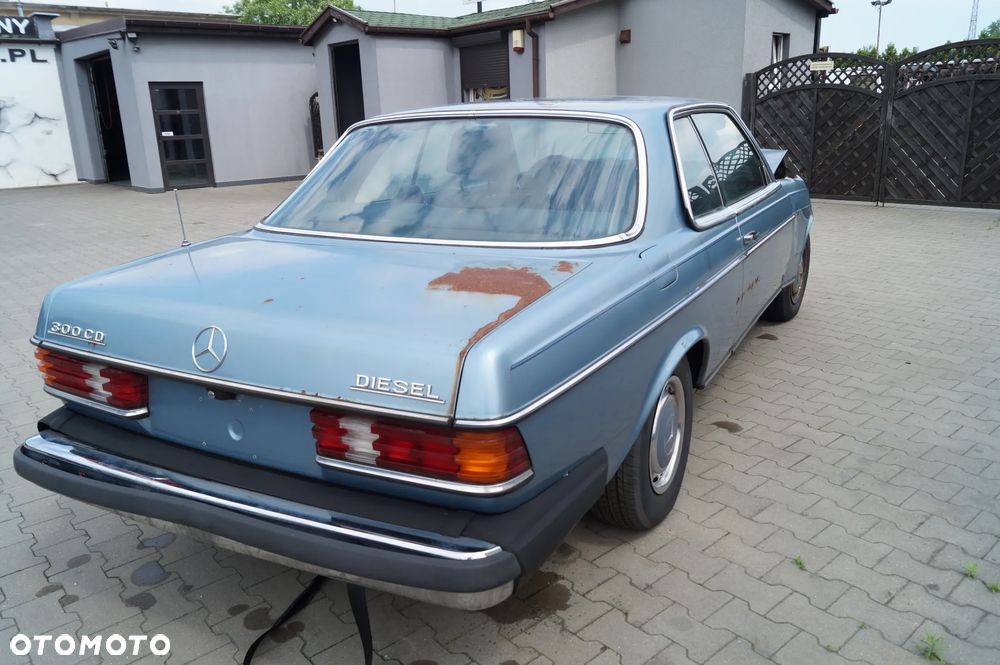 Mercedes-Benz W123 - 5