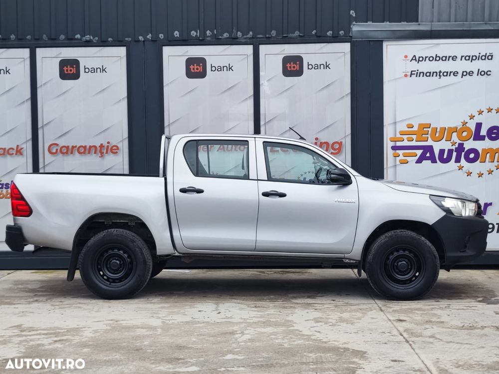 Toyota Hilux 2.4D 150CP 4x4 Double Cab 6MT Style - 4