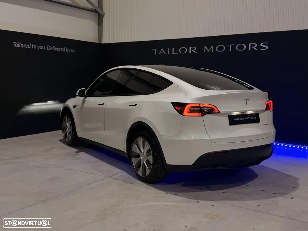 Tesla Model Y Long Range Dual Motor AWD - 4