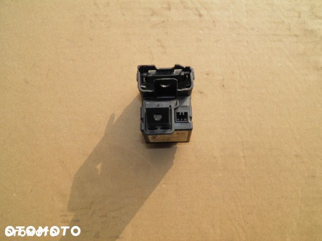 VOLVO V40 XC40 STACYJKA CZYTNIK KART 28227917 14r - 1