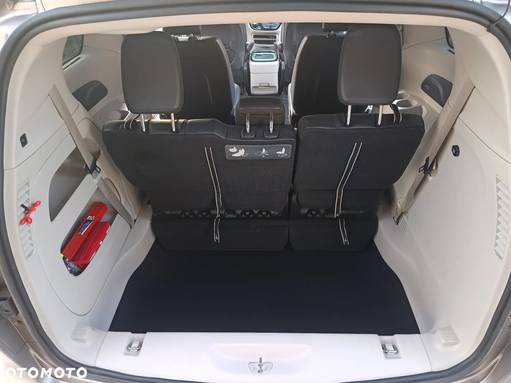 Chrysler Pacifica - 20