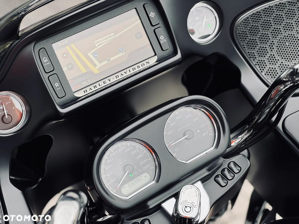 Harley-Davidson Touring Road Glide - 14