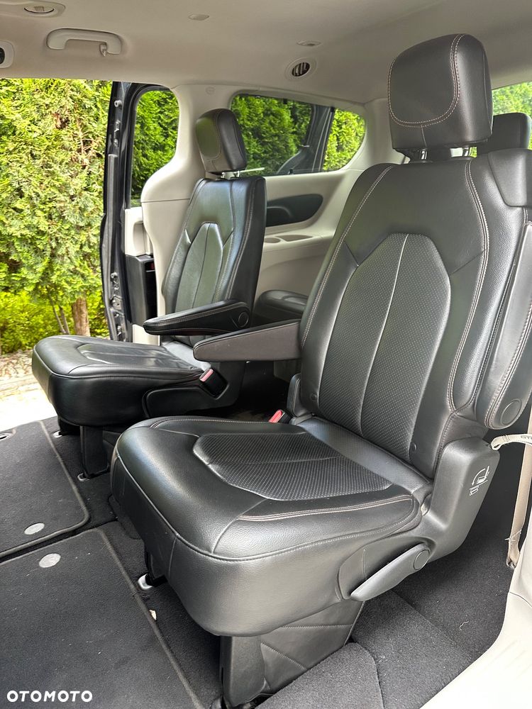 Chrysler Pacifica - 9