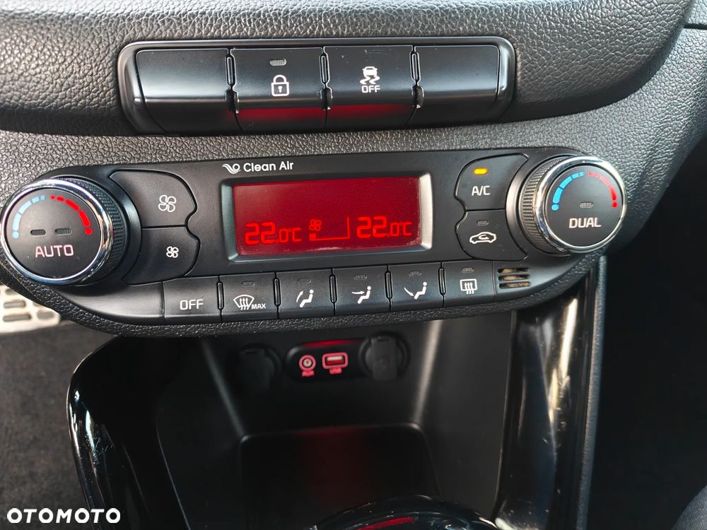 Kia Ceed 1.6 CRDi 136 DCT ISG GT Line - 32