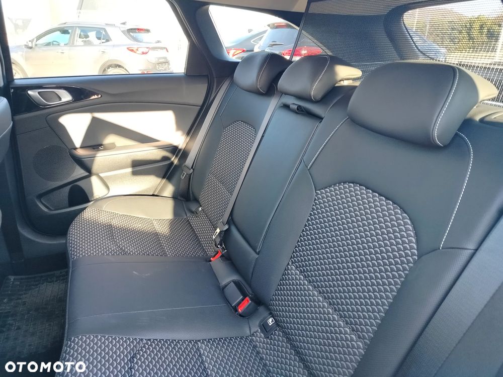 Kia Ceed 1.5 T-GDI Tribute DCT - 11