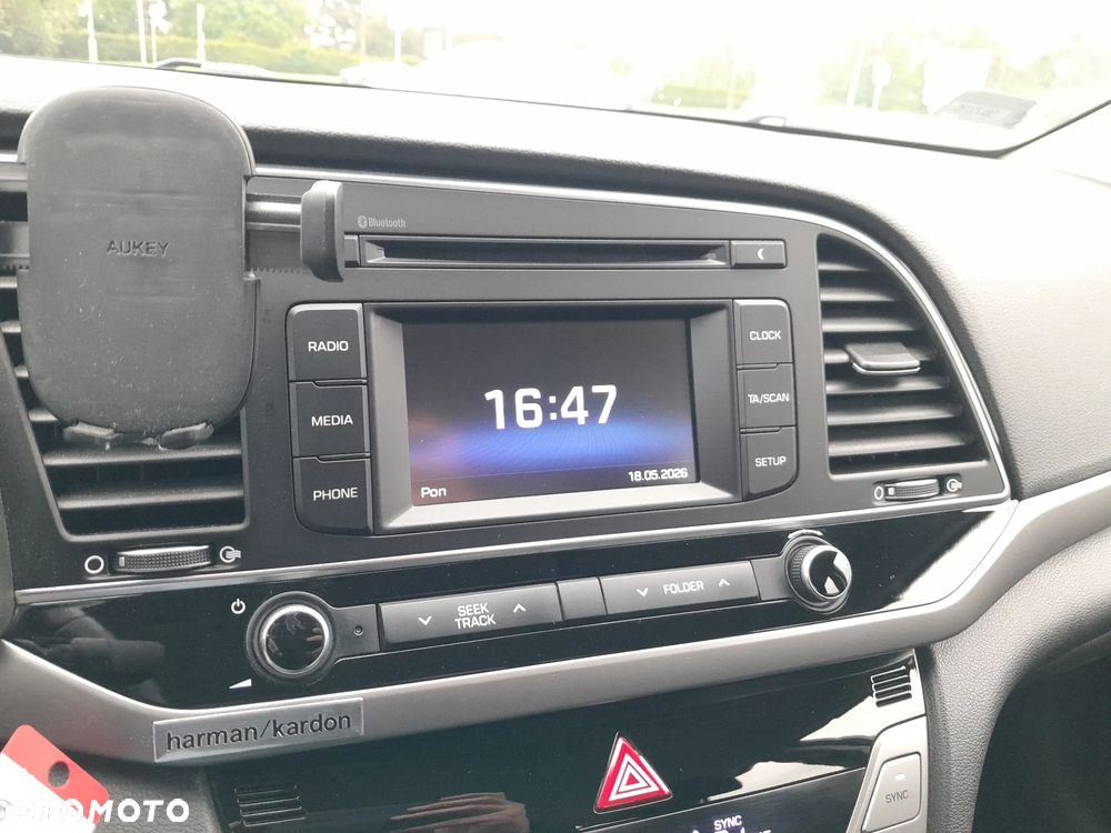 Hyundai Elantra 1.6 Comfort - 25