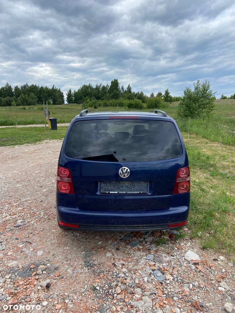 Volkswagen Touran - 8