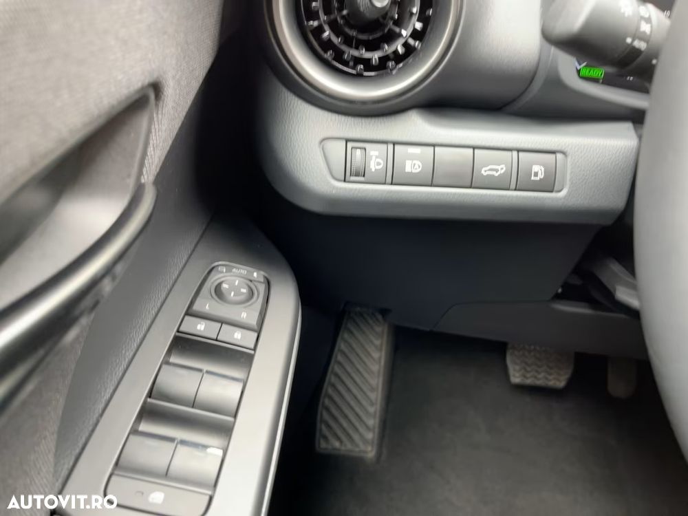 Toyota C-HR 1.8 Hybrid Team Deutschland - 7