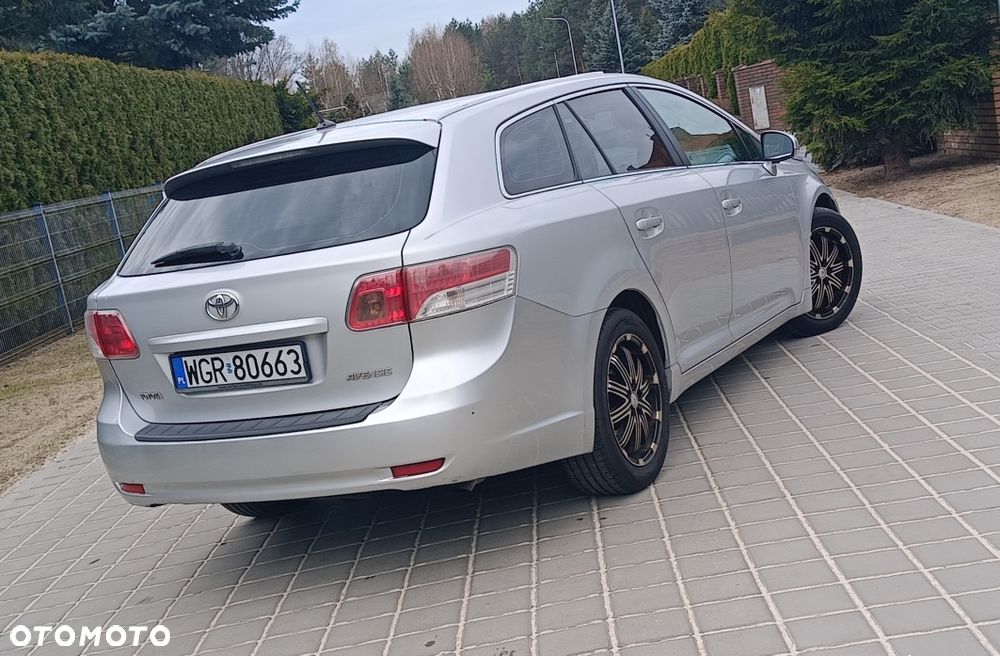 Toyota Avensis - 5