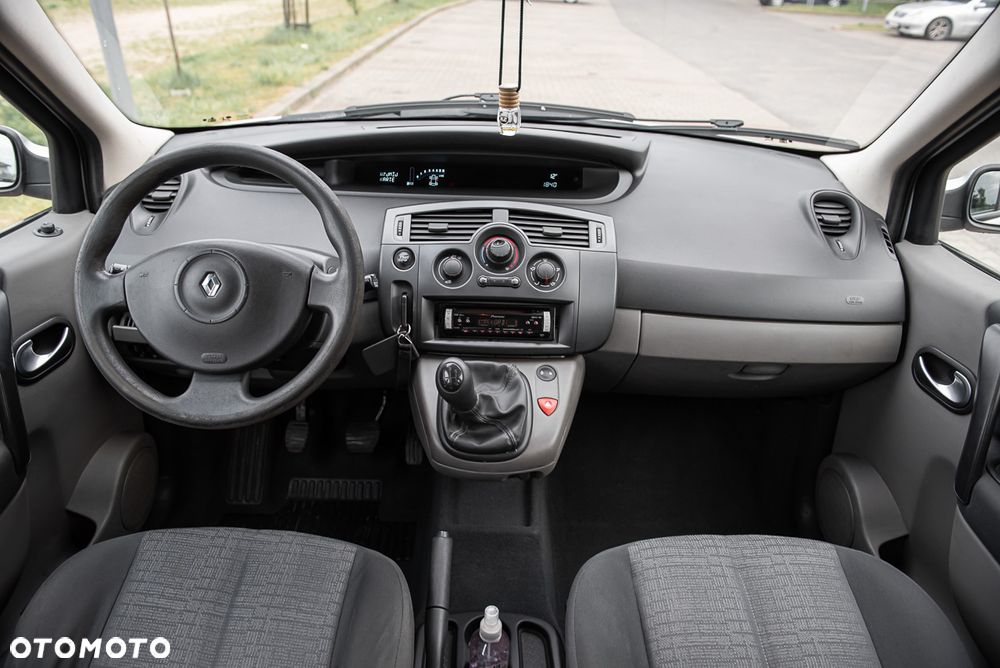 Renault Scenic 1.6 16V Confort Expression - 7