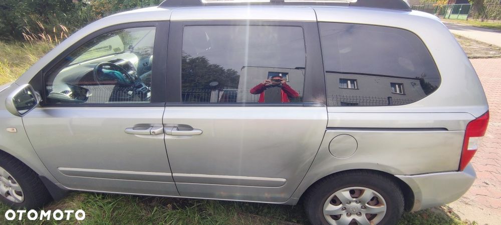 Kia Carnival - 4