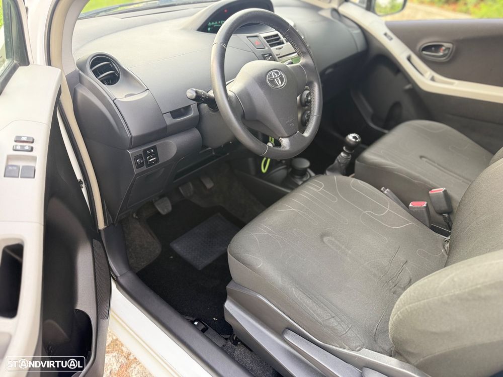Toyota Yaris 1.4 D-4D Cool - 11