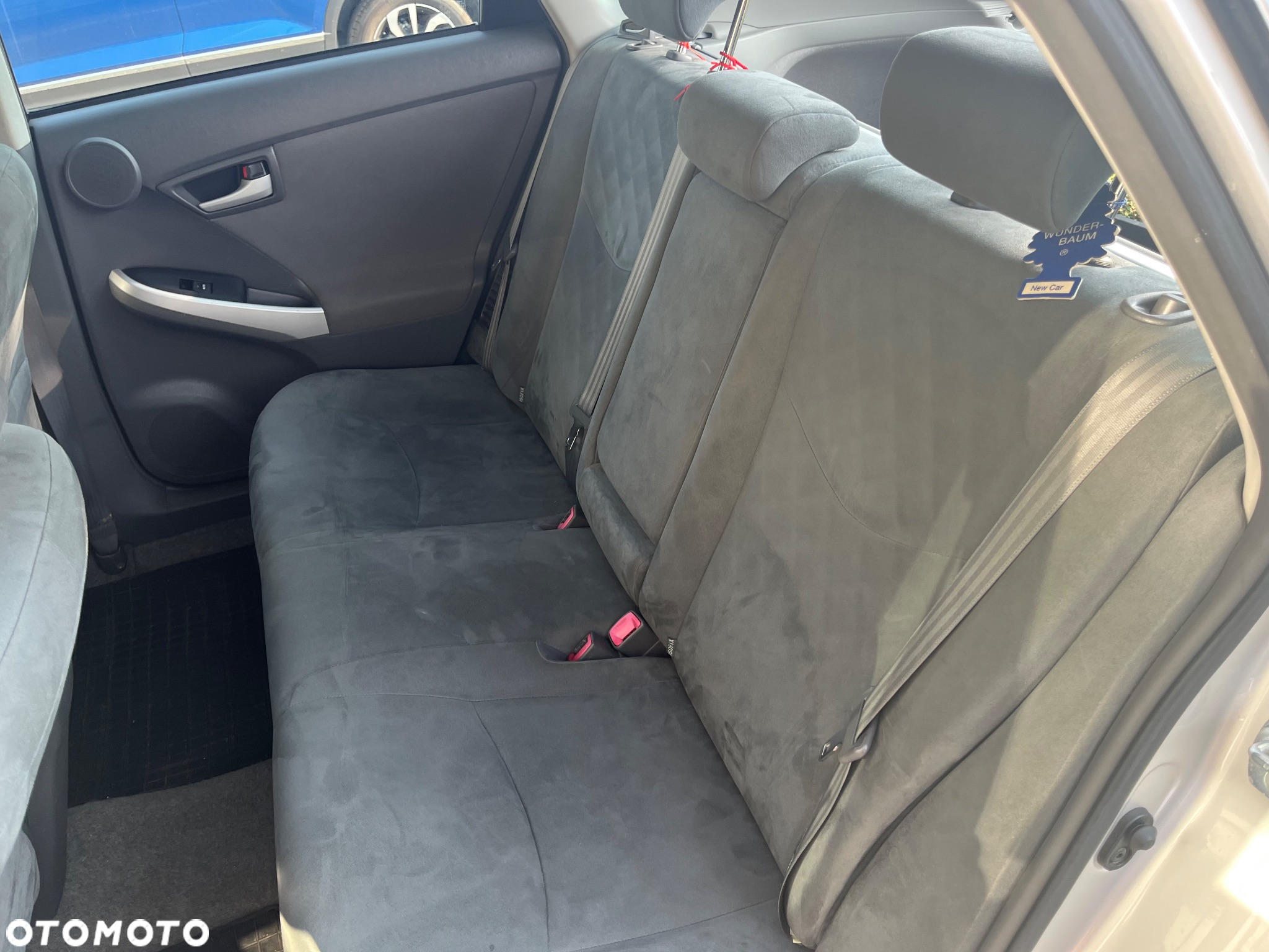 Toyota Prius 1.8 HSD Luna - 17