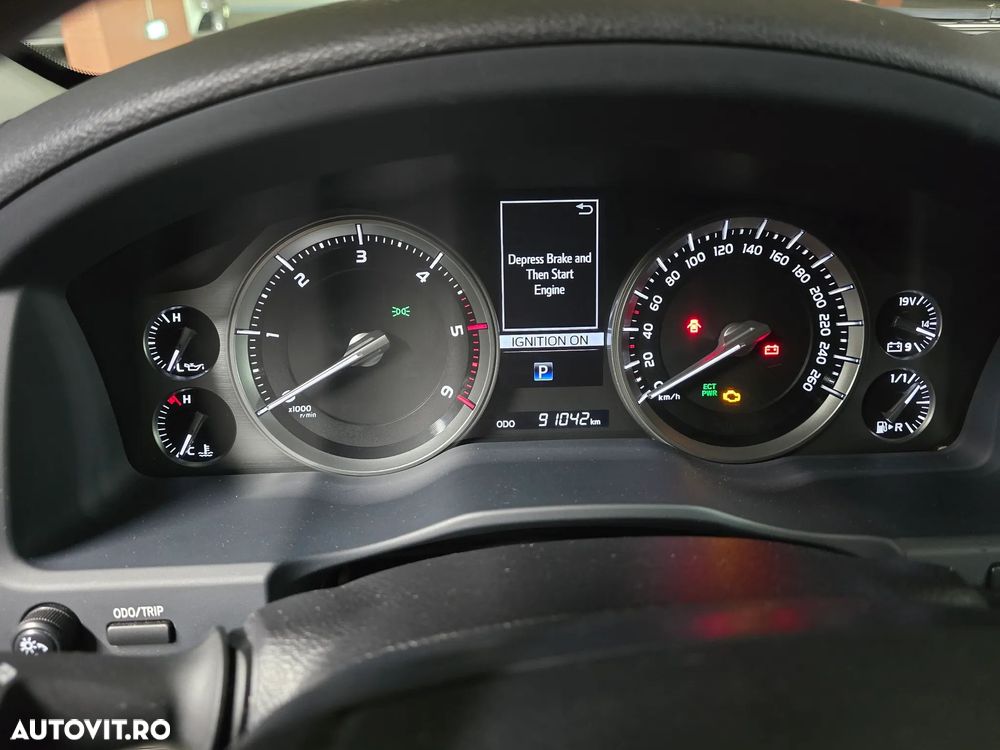 Toyota Land Cruiser 4.5 D-4D V8 Luxury - 6