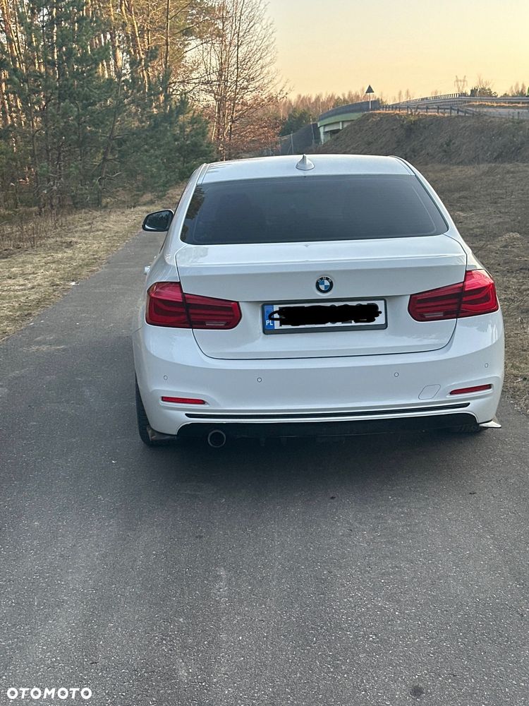 BMW Seria 3 318i Sport Line - 11