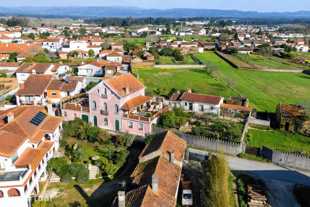 QUINTA SENHORIAL EM ÁGUEDA, 714m2 DE CONSTRUÇÃO NUMA PROPRIEDADE DE 4. - Grande imagem: 4/46