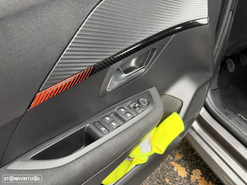 Peugeot 208 1.2 PureTech Active Pack - 17